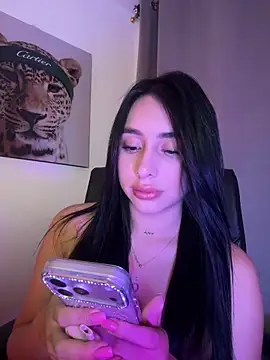 IsabellaNoir  online show from 05/13/26, 11:45