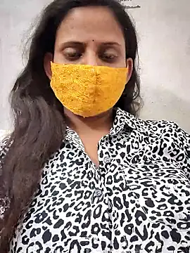 Snapshot of Cutie_Neetu chatting on 05/13/26, 06:04 Cutie Neetu online show from 05/13/26, 06:04