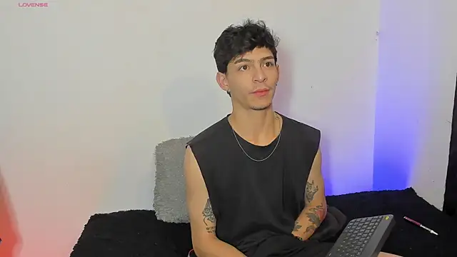 Snapshot of _IanLark chatting on 05/19/26, 12:26 IanLark online show from 05/19/26, 12:26