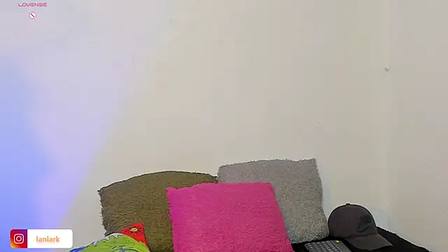  IanLark online show from 07/07/26, 02:31