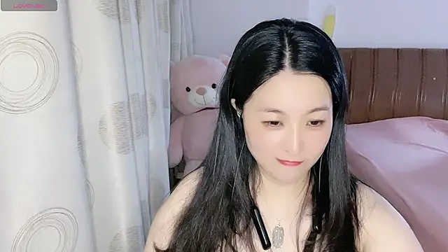 Snapshot of D-Misslu chatting on 06/04/26, 11:59 D-Misslu online show from 06/04/26, 11:59