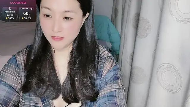 Snapshot of D-Misslu chatting on 05/11/26, 12:50 D-Misslu online show from 05/11/26, 12:50