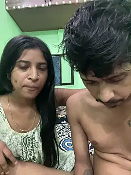 hot-couple-0 online show from 06/12/26, 10:24