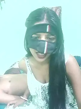 hot-couple-0 online show from 05/13/26, 06:42
