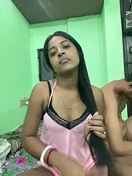hot-couple-0 online show from 06/11/26, 12:57