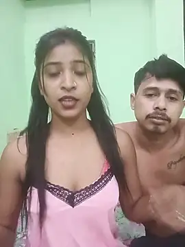 hot-couple-0 online show from 05/26/26, 03:21