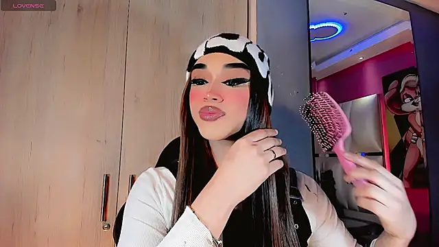 Snapshot of Camila_Vasquezz1 chatting on 07/04/26, 11:27 Camila Vasquezz1 online show from 07/04/26, 11:27
