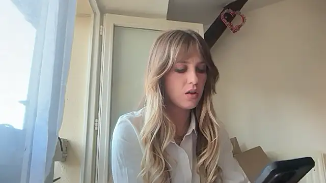 BritsihSexyLily online show from 04/23/26, 05:36