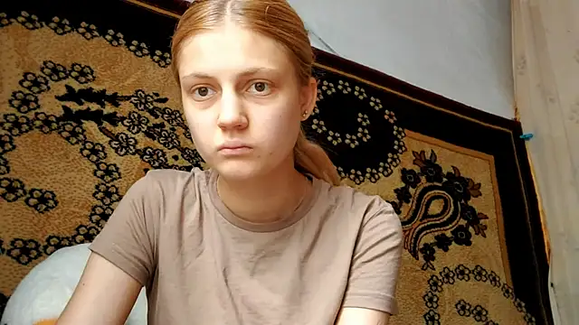 Snapshot of LunaLaday chatting on 07/04/26, 03:46 LunaLaday online show from 07/04/26, 03:46