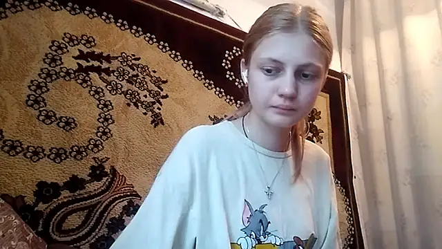 LunaLaday online show from 05/25/26, 02:22