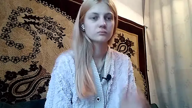 LunaLaday online show from 05/16/26, 02:43