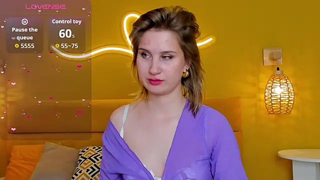 Lilianadaniels online show from 05/14/26, 01:46