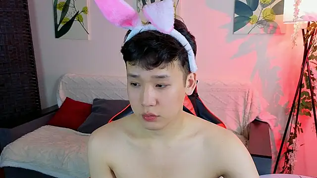 icexoxo2 online show from 04/22/26, 12:45