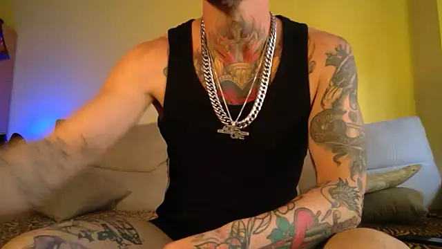 Snapshot of DuroHustler chatting on 05/08/26, 03:27 DuroHustler online show from 05/08/26, 03:27