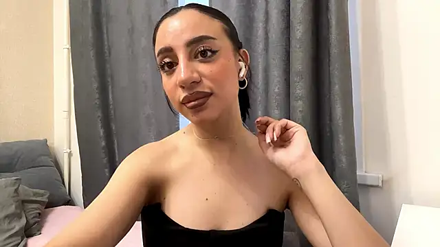 AngellaBarbini online show from 04/27/26, 01:09