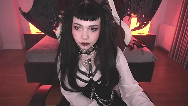 OutfitObsession online show from 05/04/26, 01:25