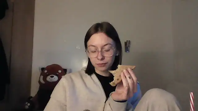 JuicyErika online show from 05/14/26, 07:44