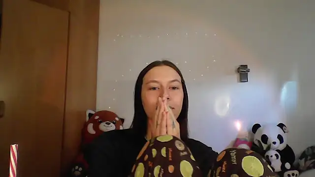 JuicyErika online show from 04/23/26, 05:47