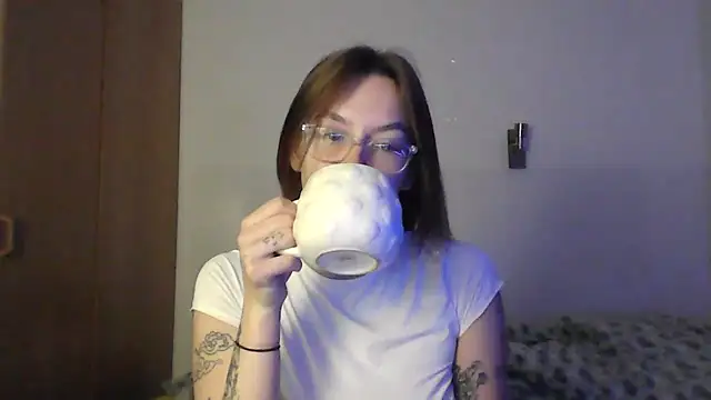 JuicyErika online show from 06/06/26, 09:20