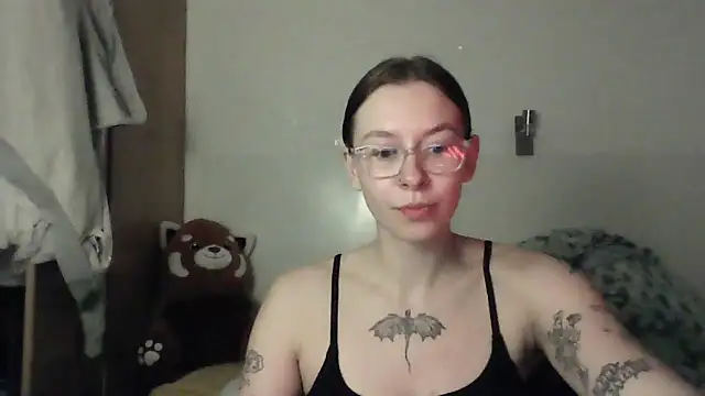 JuicyErika online show from 05/26/26, 10:52