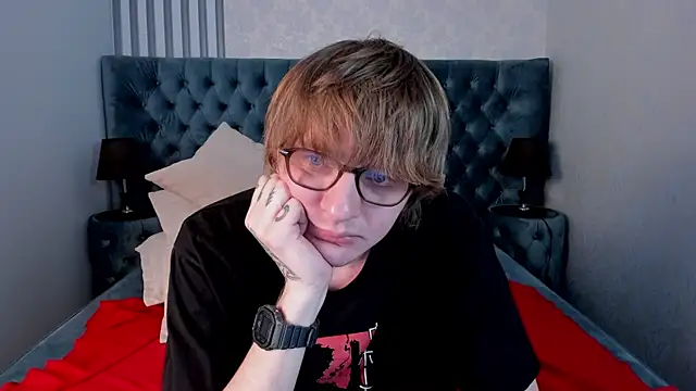 TaylerBev online show from 04/23/26, 07:15