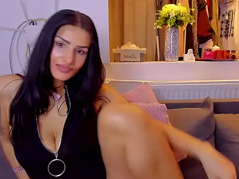 Snapshot of Milfchellle chatting on 04/23/26, 11:17 Milfchellle online show from 04/23/26, 11:17