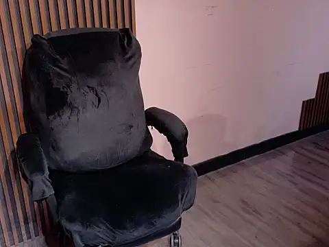 MissOffice  online show from 06/04/26, 12:21