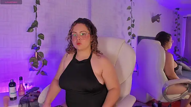 Snapshot of Samantha_Greey_ chatting on 05/11/26, 08:28 Samantha Greey online show from 05/11/26, 08:28