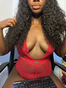 Snapshot of Leylabelle26 chatting on 07/14/26, 12:32 Leylabelle26 online show from 07/14/26, 12:32