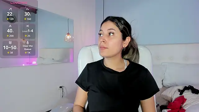 Snapshot of Alessia_blaze chatting on 05/10/26, 05:22 Alessia blaze online show from 05/10/26, 05:22