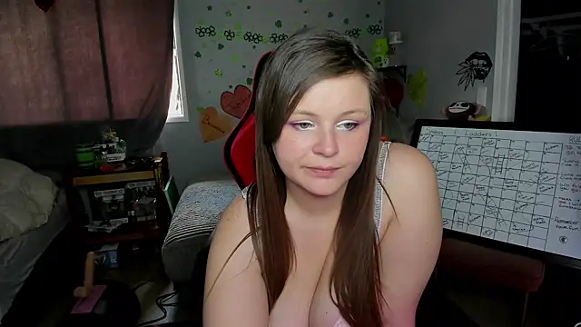 DelilaFields2 online show from 05/26/26, 06:28