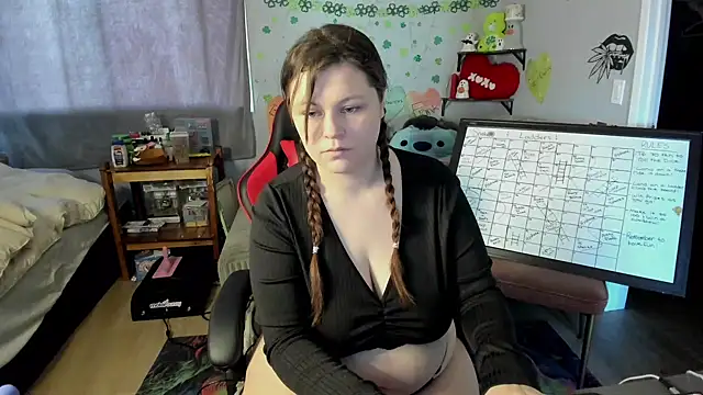 DelilaFields2 online show from 05/01/26, 05:18