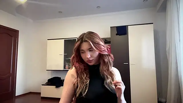 June Kiss online show from 05/04/26, 02:31