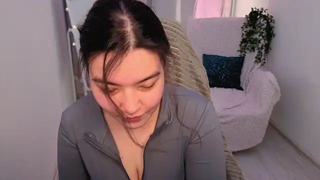 MomoRins online show from 04/28/26, 08:57