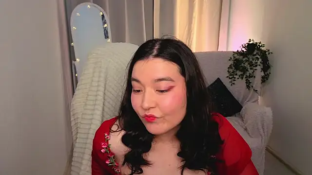 MomoRins online show from 05/05/26, 10:13
