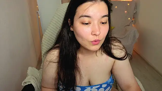 MomoRins online show from 07/02/26, 03:23