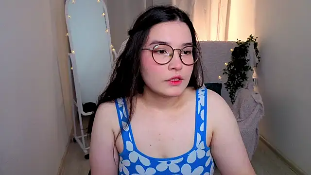 MomoRins online show from 06/03/26, 10:36