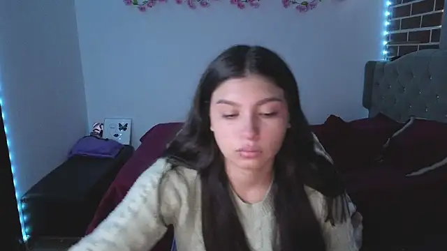 isabella monntolvo online show from 05/20/26, 07:44