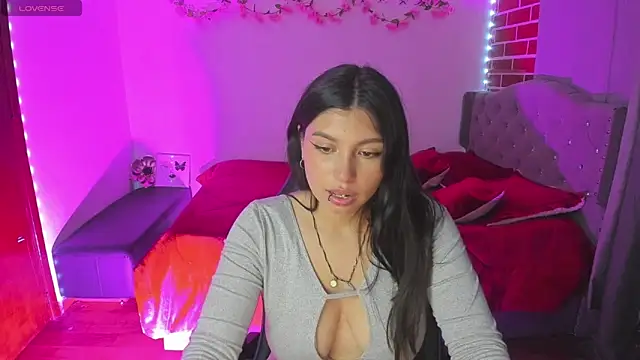 isabella monntolvo online show from 04/29/26, 10:49