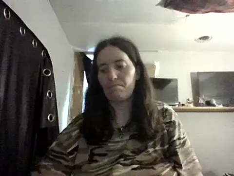 Snapshot of Mini83 chatting on 06/05/26, 04:56 Mini83 online show from 06/05/26, 04:56