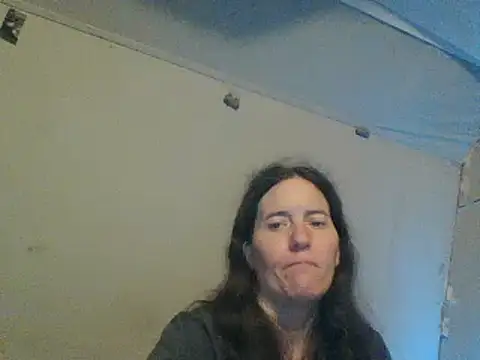 Snapshot of Mini83 chatting on 05/13/26, 04:25 Mini83 online show from 05/13/26, 04:25