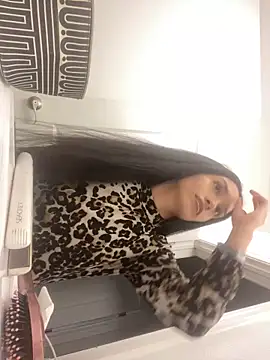 leenachanel online show from 04/22/26, 11:00