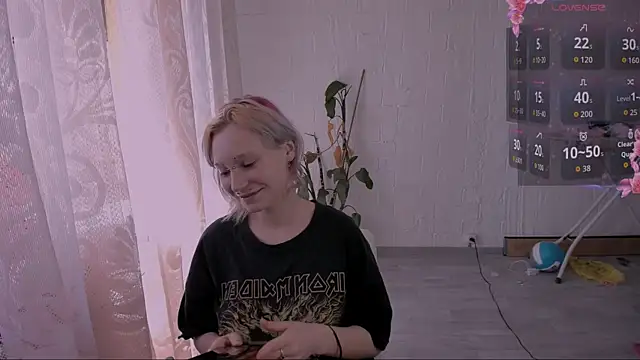 Snapshot of VikaViktoria chatting on 07/12/26, 01:01 VikaViktoria online show from 07/12/26, 01:01