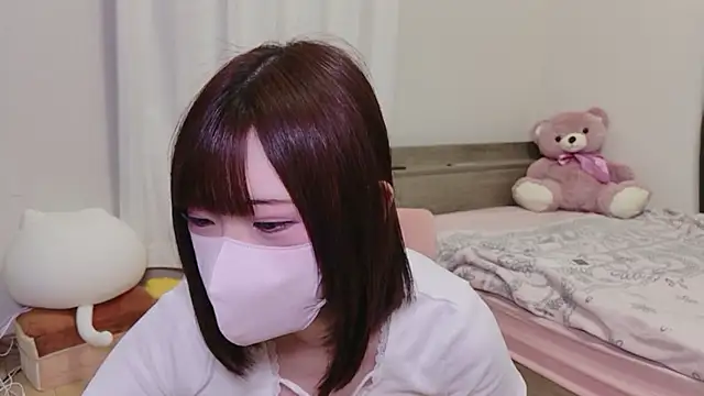 hiyo0001 online show from 05/19/26, 02:02