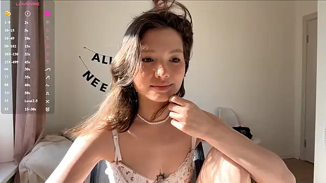RochelTrewhitt online show from 06/06/26, 01:38
