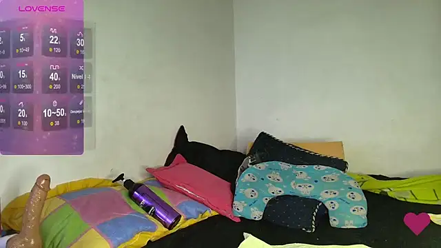 Snapshot of EliVanegas chatting on 06/14/26, 08:10 EliVanegas online show from 06/14/26, 08:10