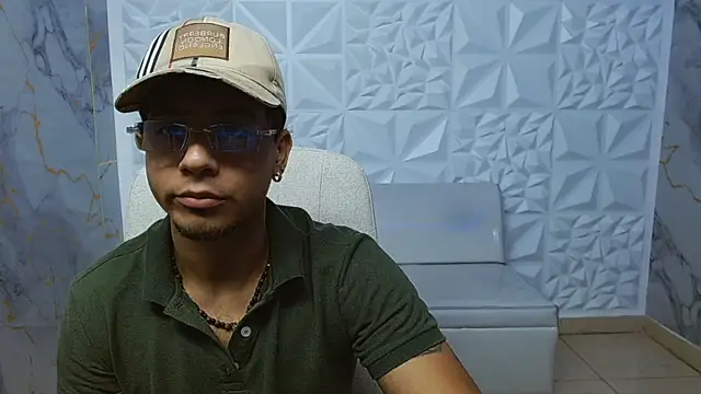 Snapshot of jbarto_ chatting on 05/23/26, 01:37 jbarto online show from 05/23/26, 01:37