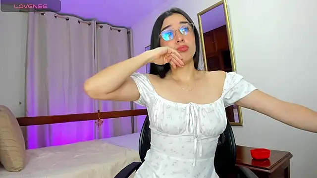 Elisabetta Amour online show from 05/08/26, 09:57