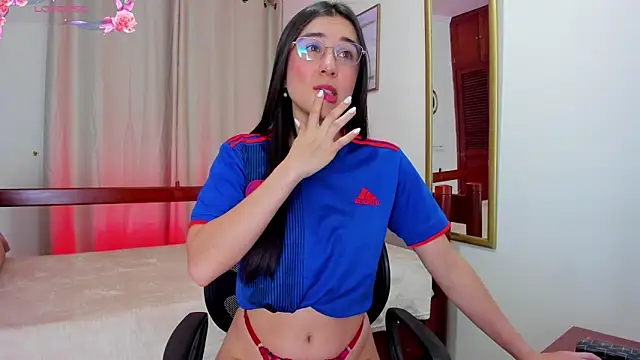 Snapshot of Elisabetta_Amour chatting on 06/21/26, 10:10 Elisabetta Amour online show from 06/21/26, 10:10