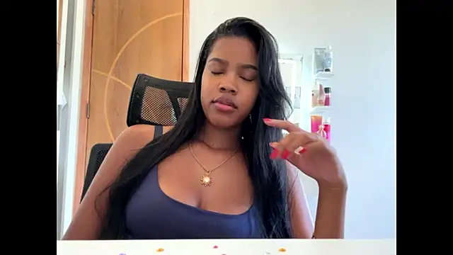 BrazyNickie online show from 04/22/26, 05:42